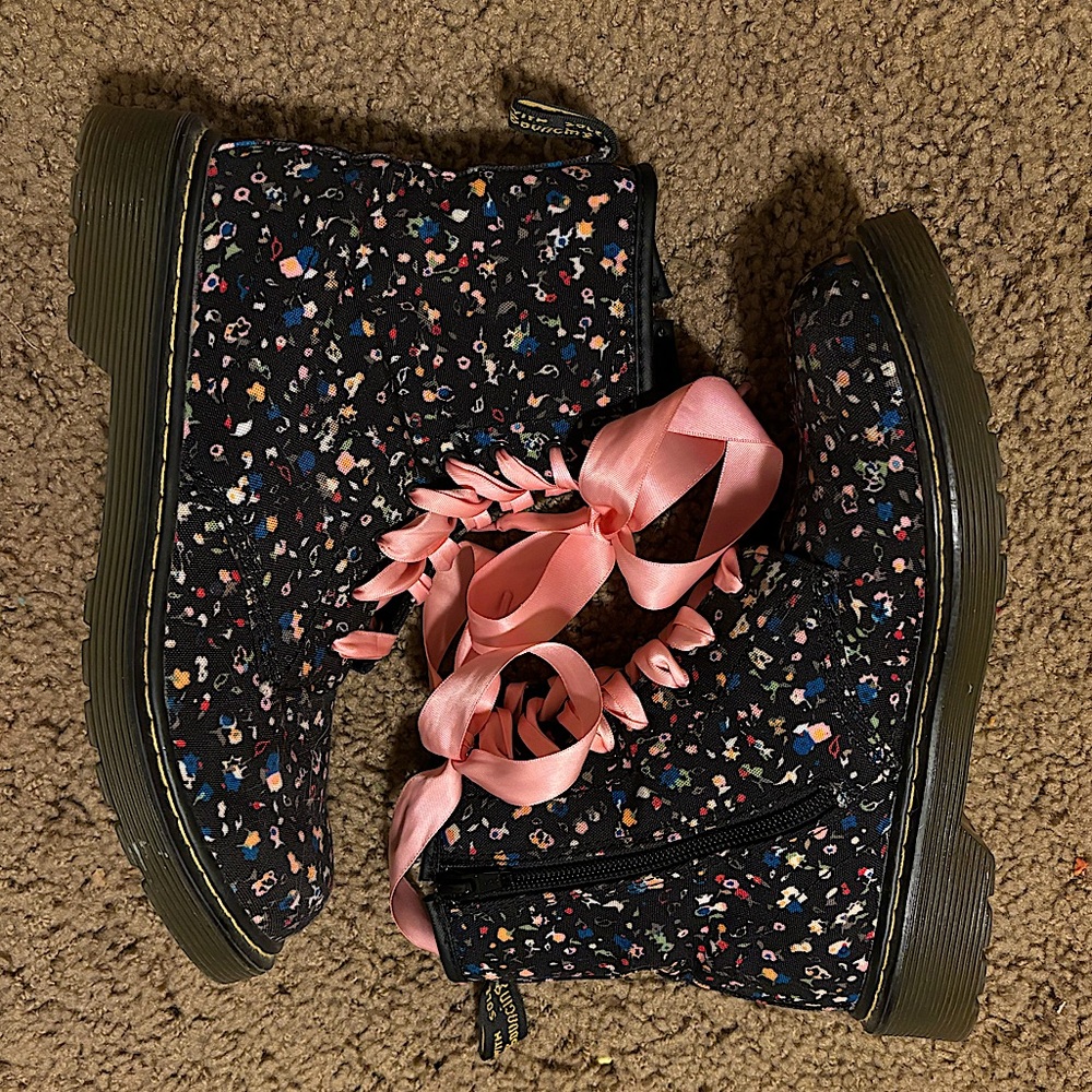 💐Floral Canvas Dr Marten Boots💐